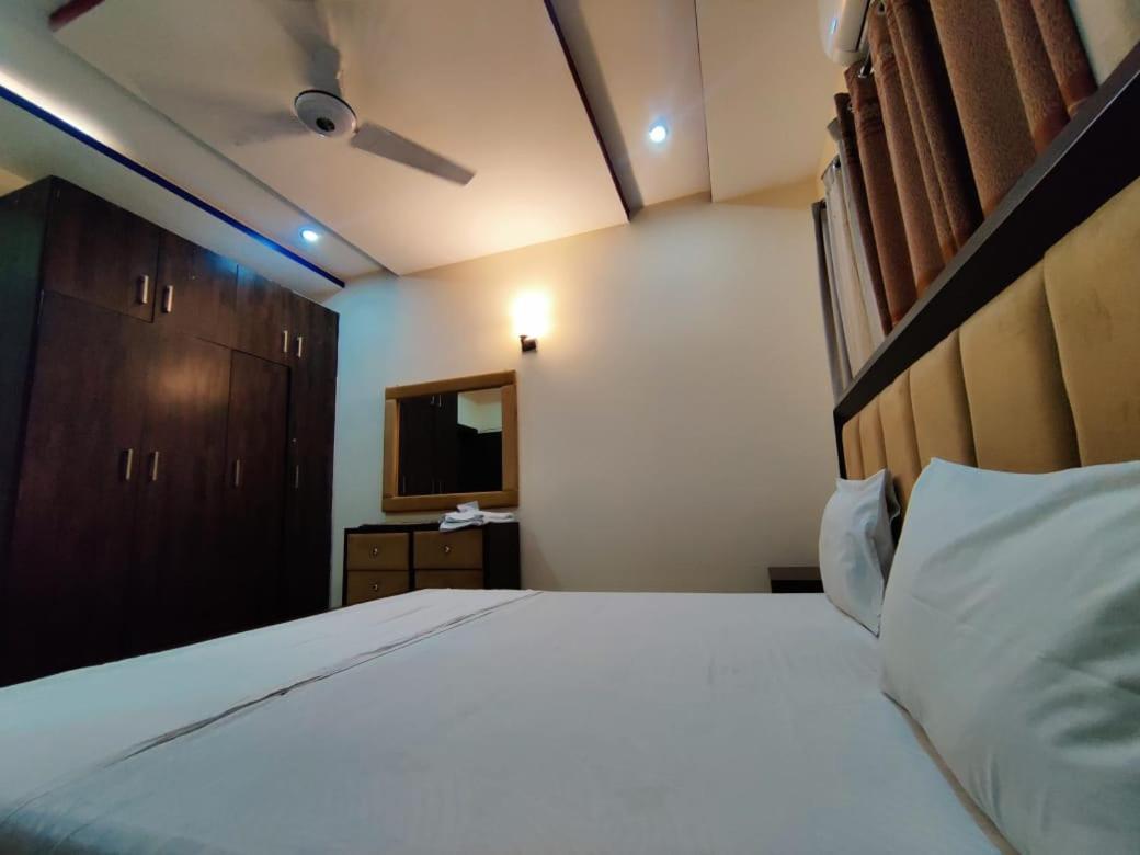 Luxury Guest Rooms Rawalpindi Esterno foto